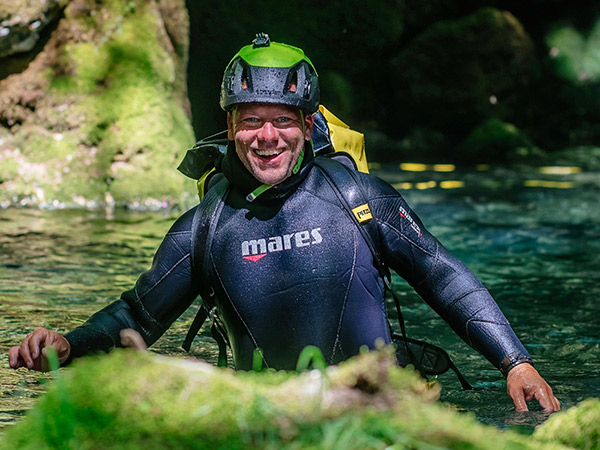 Dejan abseiling in Drenostica Canyon
